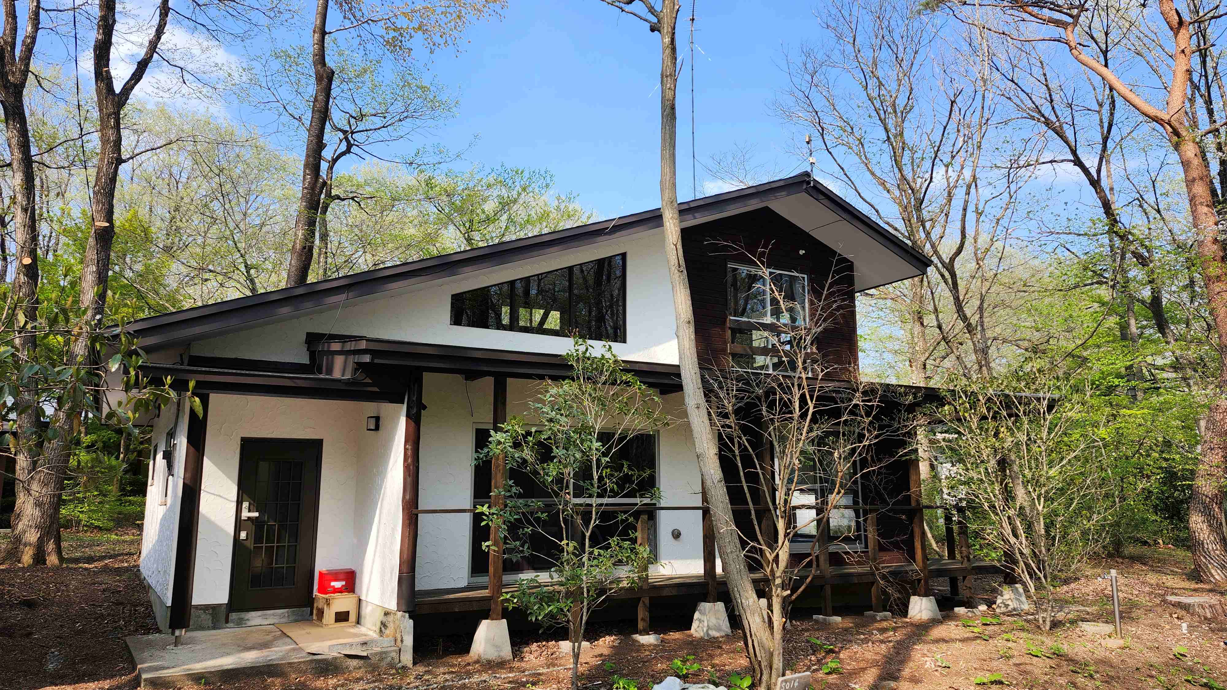 2区画分約170坪。内外装リフォーム済物件、山荘コテージ
南向き3LDK、水廻り全面改修済、駐車スペース2台分