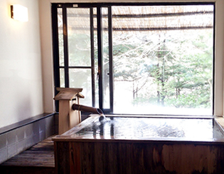 那須美人の湯は、繭の里別荘地内に源泉を持つ温泉